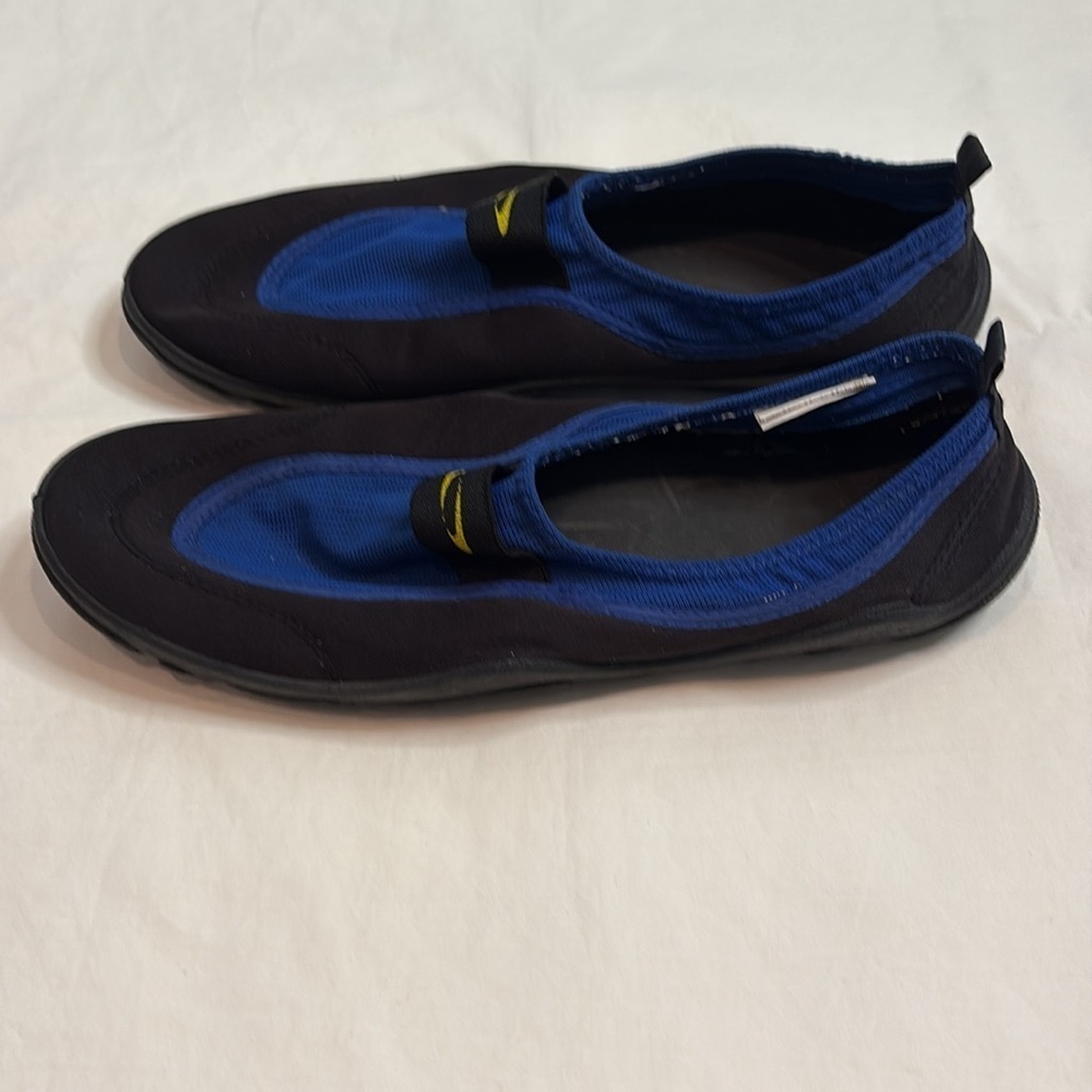 Black and Blue Slip-On Water Shoes. Size 11 - Picture 2 of 9